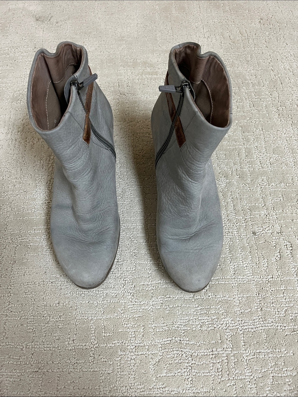 Dansko Women's Gray Leather Ankle Boots - Stylish Side-Zip size 40